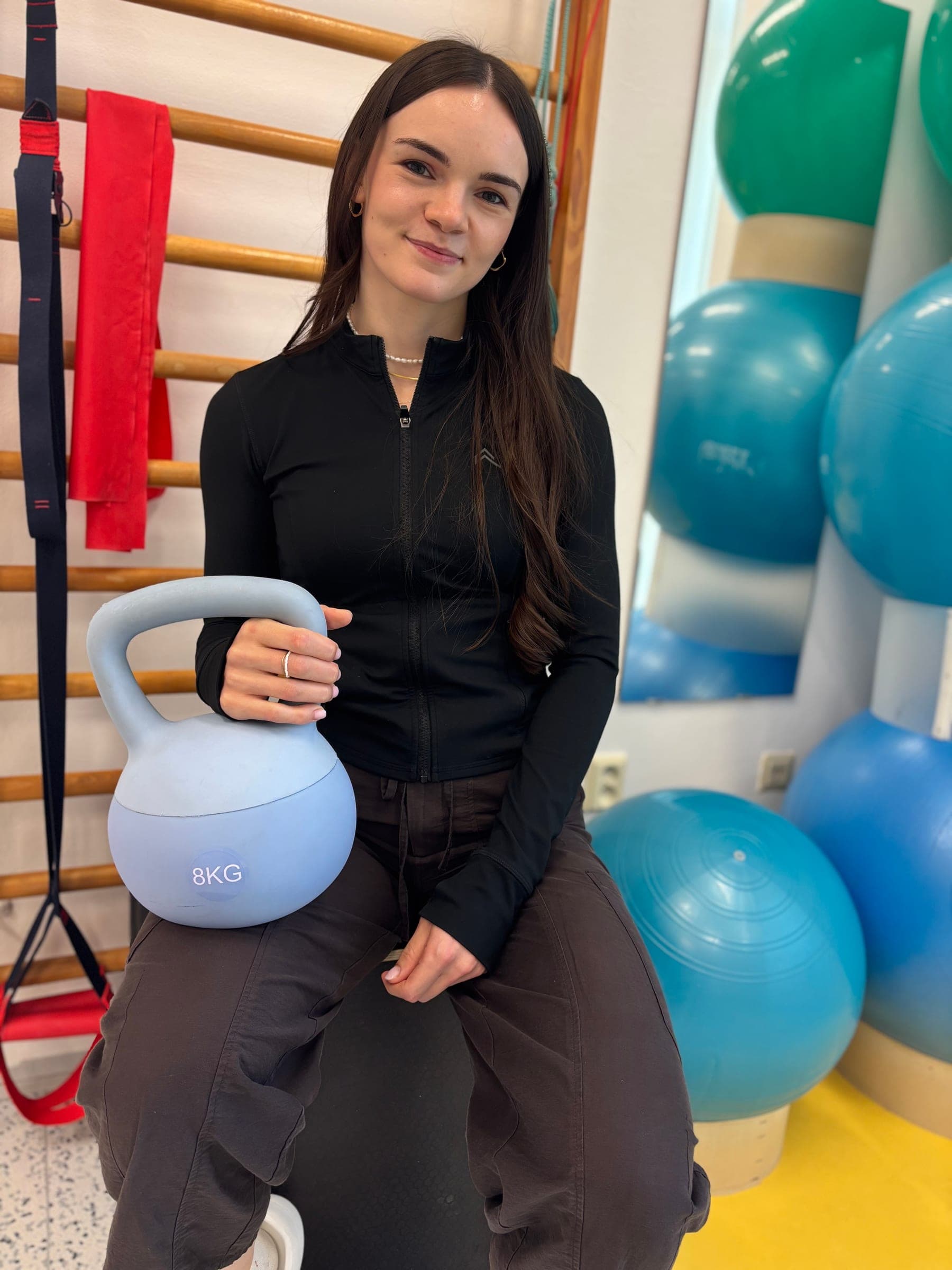 Erika Huráková s kettlebellem